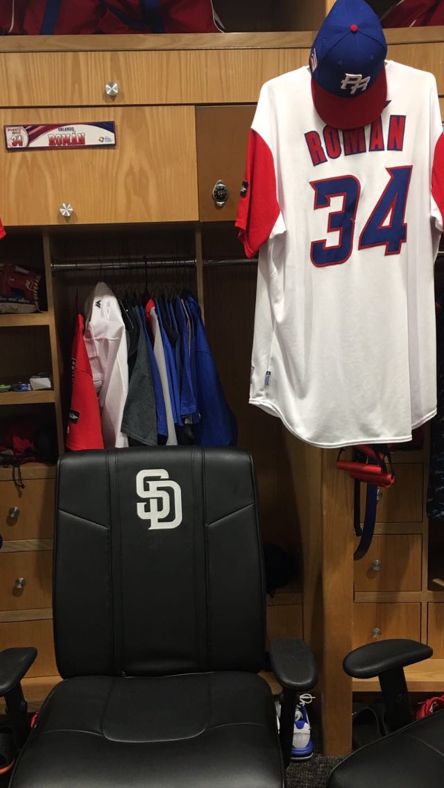 Daniel_L_Roman's tweet photo. Tune in to the MLB Network or ESPN Deportes tonight at 9:00 to see my uncle pitch against the Dominican Republic! https://t.co/wP9TUOMzy6
