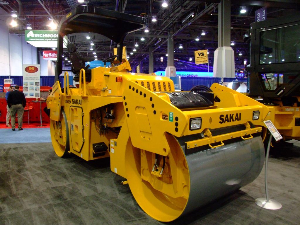 Sakai launches 67-inch vibratory tandem-drum roller SW754 at #ConExpoConAgg buff.ly/2mp6wQb