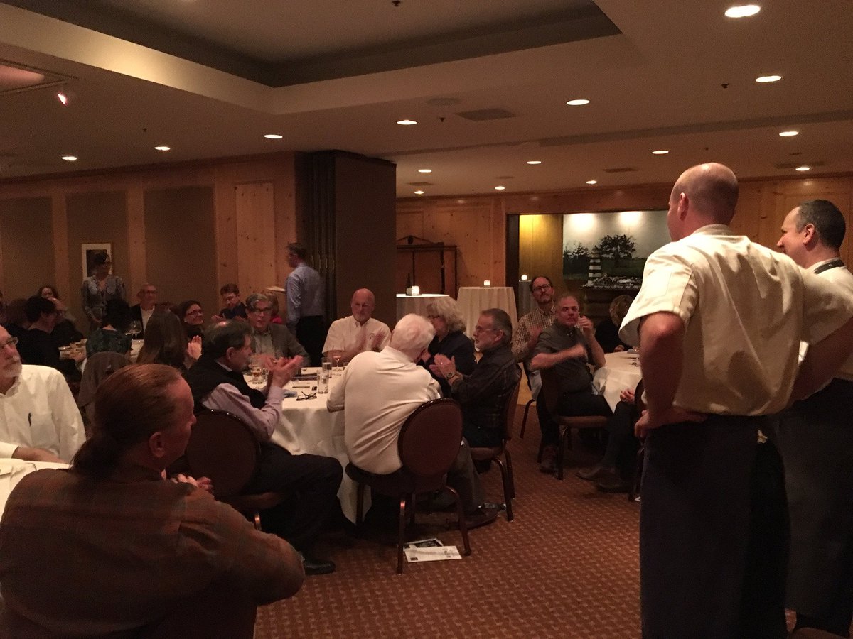 BeringFisherman's tweet image. Fishermen and chefs getting together over an amazing dinner = highlight of this work. bit.ly/2n7lYEY @ChefVitalyPaley @hawaiifitz