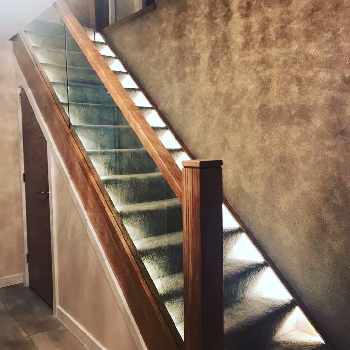tclathome's tweet photo. Another outstanding oak and glass staircase manufactured and fitted by @tclathome https://t.co/ezifF5NwCJ