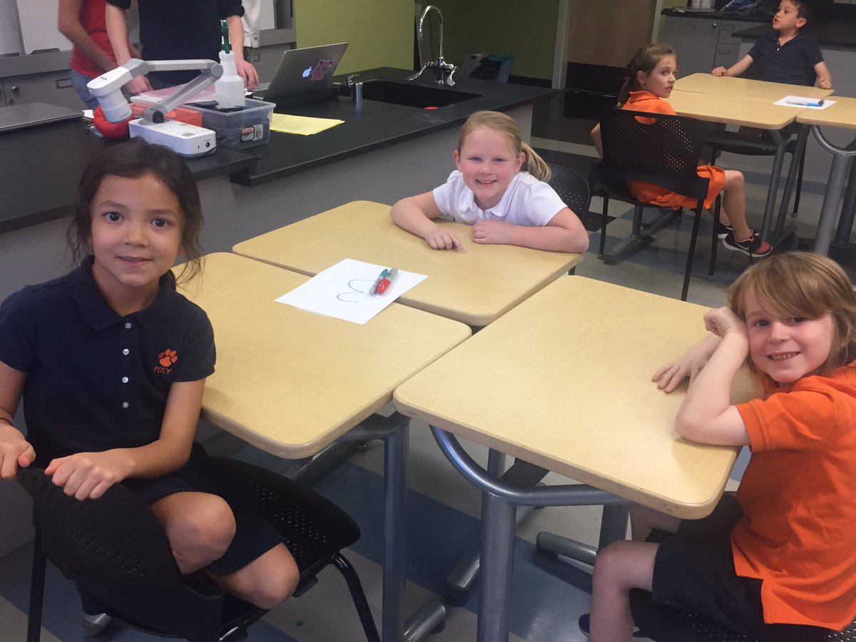 mrs_siegel_poly's tweet photo. Look at us in the science lab! #polyconnects https://t.co/8v5chTD27z