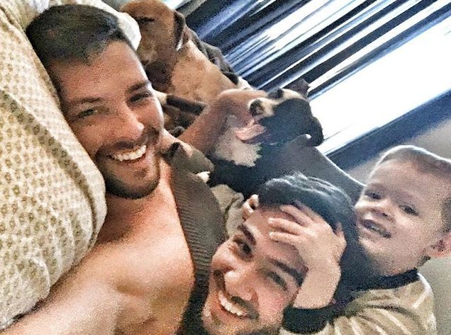 GaysStatus's tweet image. 🌈👨‍👨‍👦