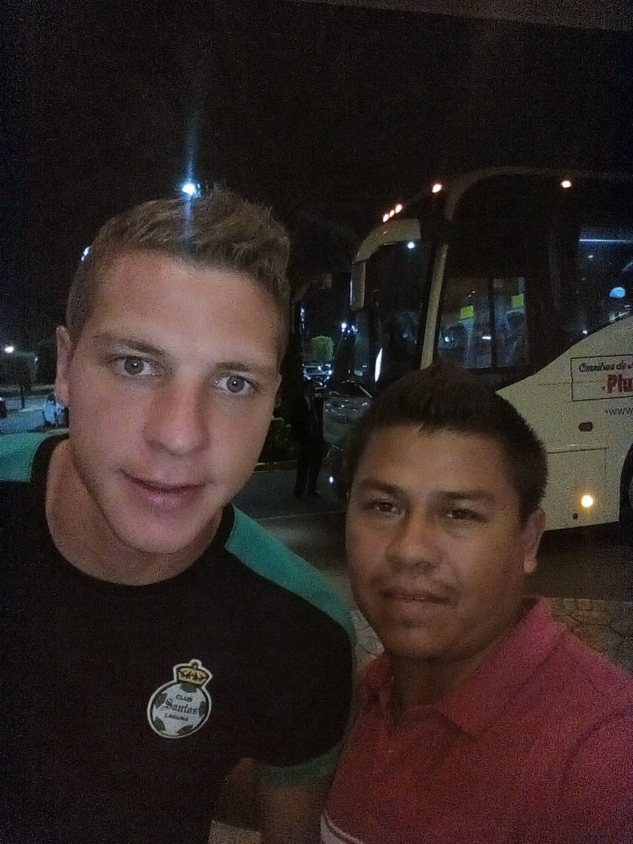Jobsibarra's tweet photo. Hoy juegan mis Guerreros!!! Vamos por todo... @DiegoDBuen @Nestor_araujo3 @julitofurch  #oswaldomartinez https://t.co/UHAVQR3n1H