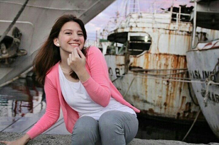 Cassievers tweet media