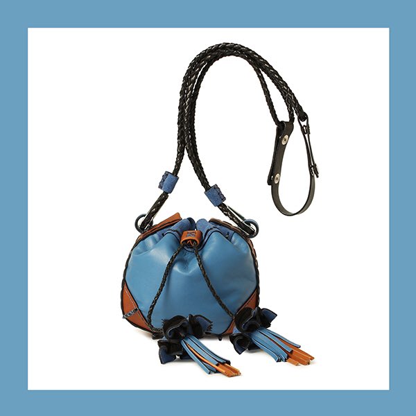 Enter code: GIFT and receive 15% off all our new season bags 🌷 Hurry as this code will end in soon➖➖➖cariannemoore.com/collections/ba…