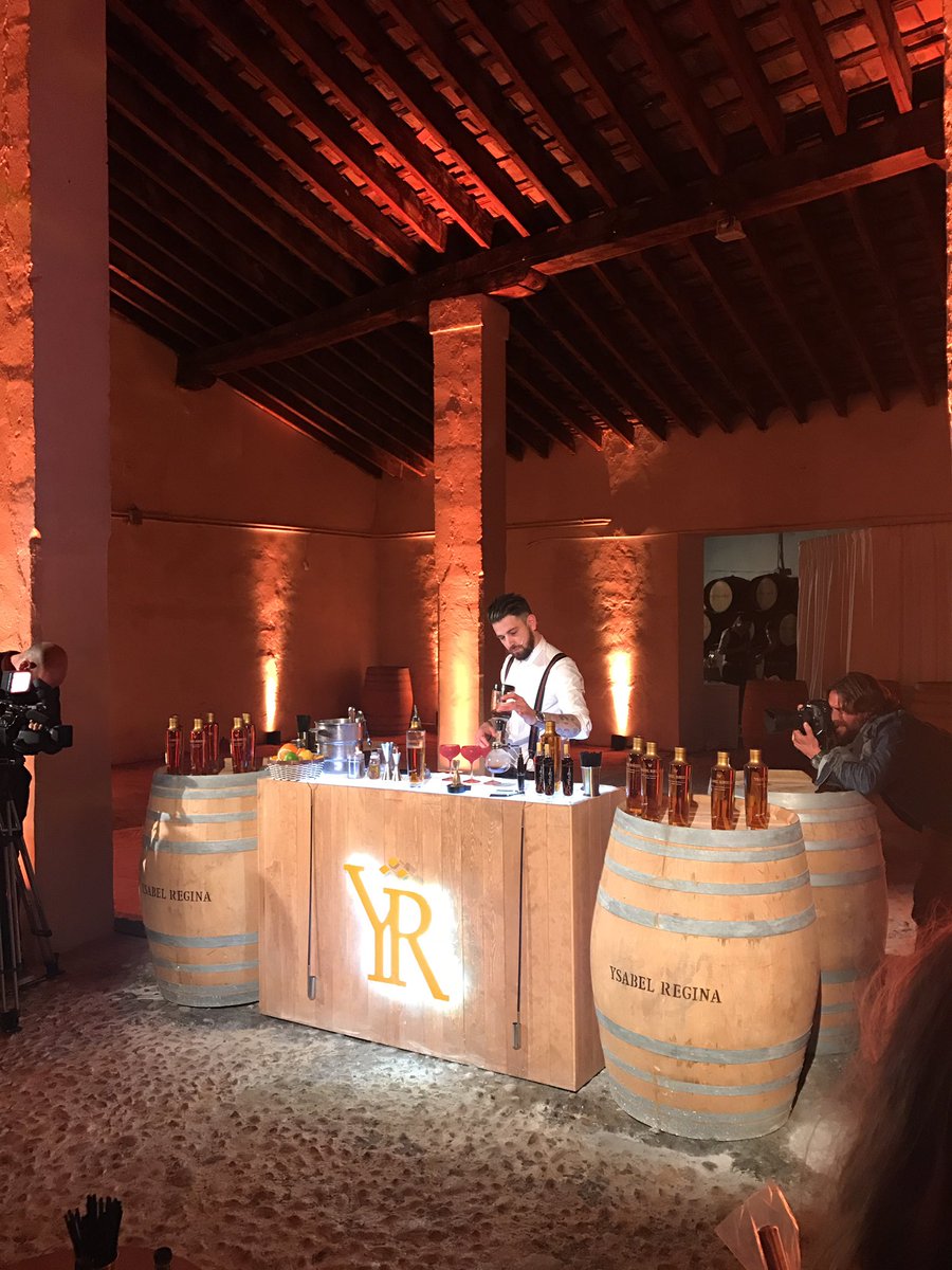 Fabio from Old Fashioned Barcelona in the stage presenting his stunning infused cocktail at #YRfusioncompetition