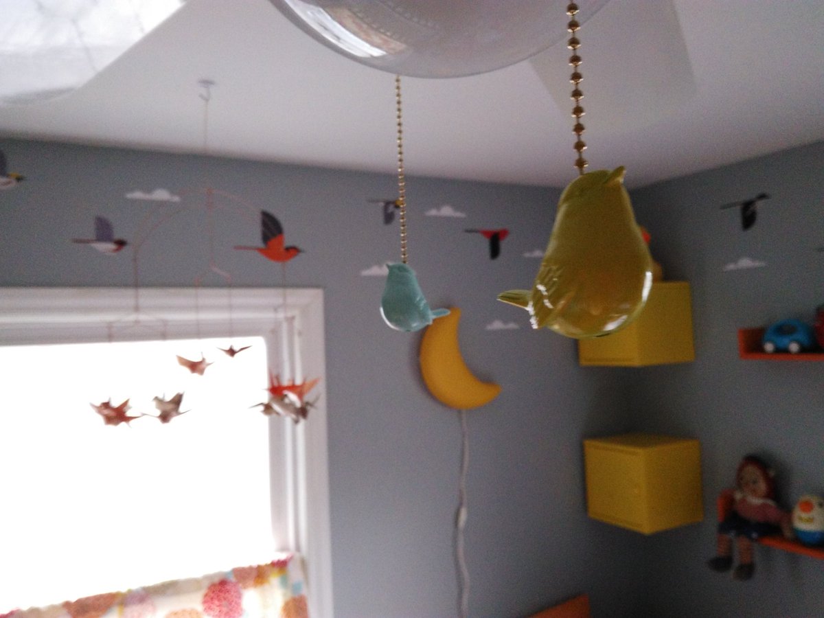 shoobe01's tweet photo. Couldn't stand that @Poor_Ophelia got identical decorative pulls for both sides of fan, so painted the light control yellow.
#uxforlife https://t.co/yYBoIx6hXf