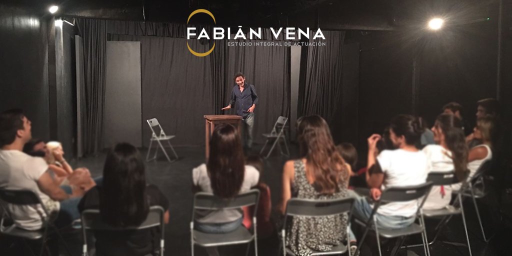 YA ARRANCAMOS! El lunes #FabiánVena dictó la clase de #actuación para nuestros alumnos #principiantes en el <a href="/TeatroElDamero/">Gina Piccirilli</a> 🎭👊🏼