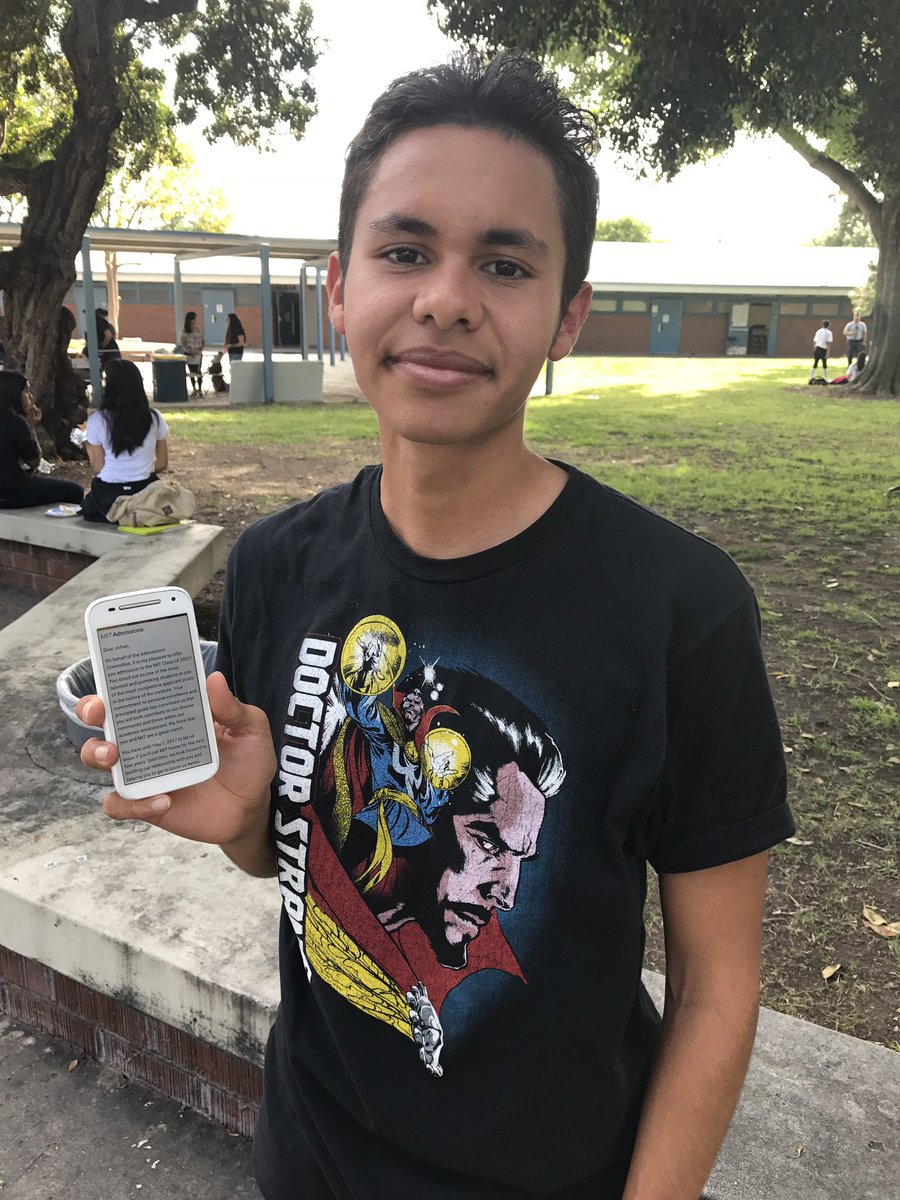 LMHSMSA's tweet image. Amazing news for Johan Cervantes on Pi Day!!!  He just got into MIT!!!! #bigtime #piday2017 @JohanCe03742082