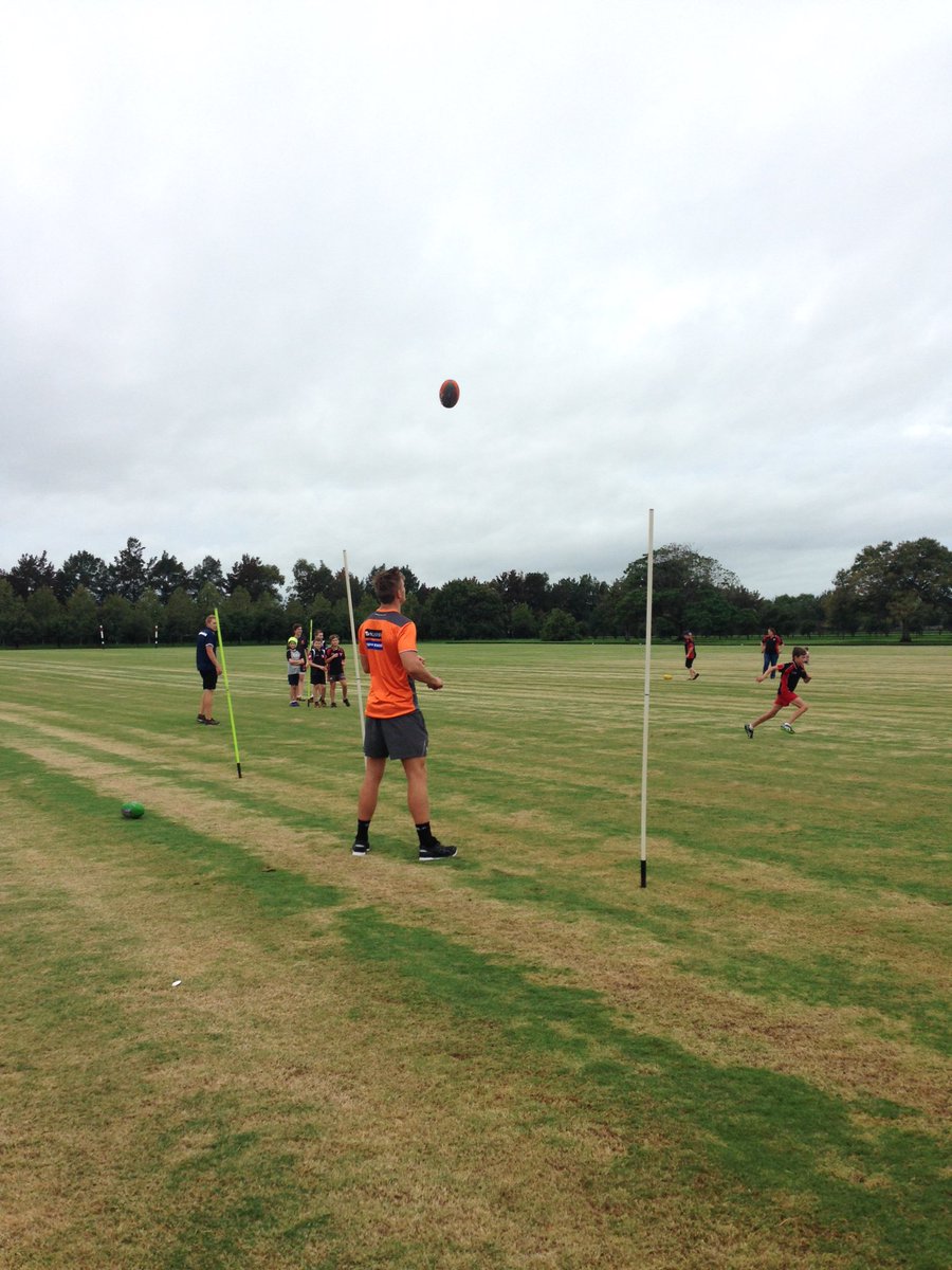 AFLGWS's tweet photo. Hawkesbury Saints Come &amp; try @SydneyPoloClub player visits from Nick Haynes and @adamtomlinson20 interviews with kids #theGIANTSarecoming https://t.co/PkxGvIjJbL