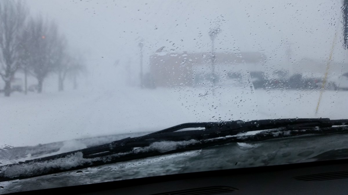 TheAshleyRising's tweet image. Driving today was a pure nightmare. I&apos;m getting too old for this shit, I quit.. #TimeForANewJob  #StellaBlizzard #MarchNoreaster