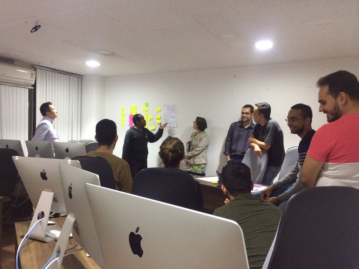 rd_carneiro's tweet photo. Galerinha mandando super bem no segundo dia de UX/UI aqui na @quaddrobr https://t.co/JPa2skVrQf