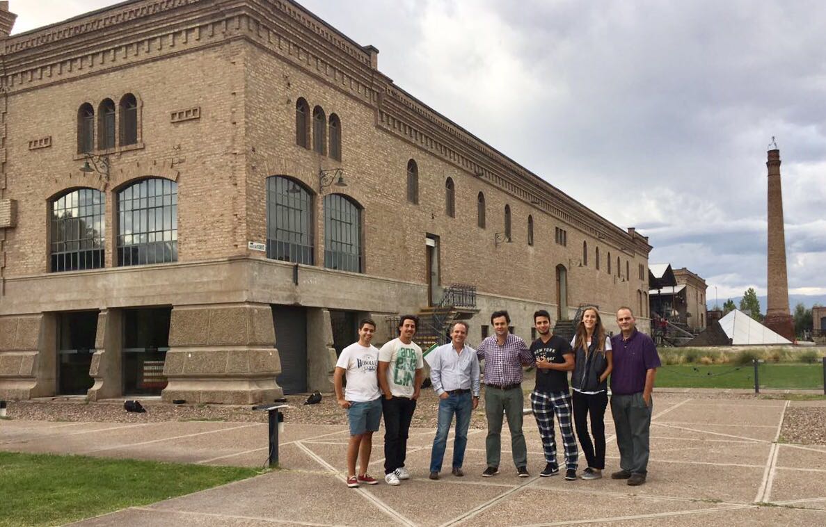FourwindsArg's tweet photo. Parada final de la primer etapa: Bodega @TrapicheWines 🍷🏁✔ #RDLB #TeamFourwinds ¡Nos Mueve la Pasión! https://t.co/HvwUGHjtod