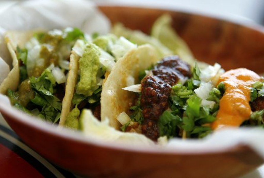 dallasnews's tweet photo. Fort Worth taco shop Salsa Limon now open in downtown Dallas https://t.co/YklQxSOyvg https://t.co/Cki93WDsjJ