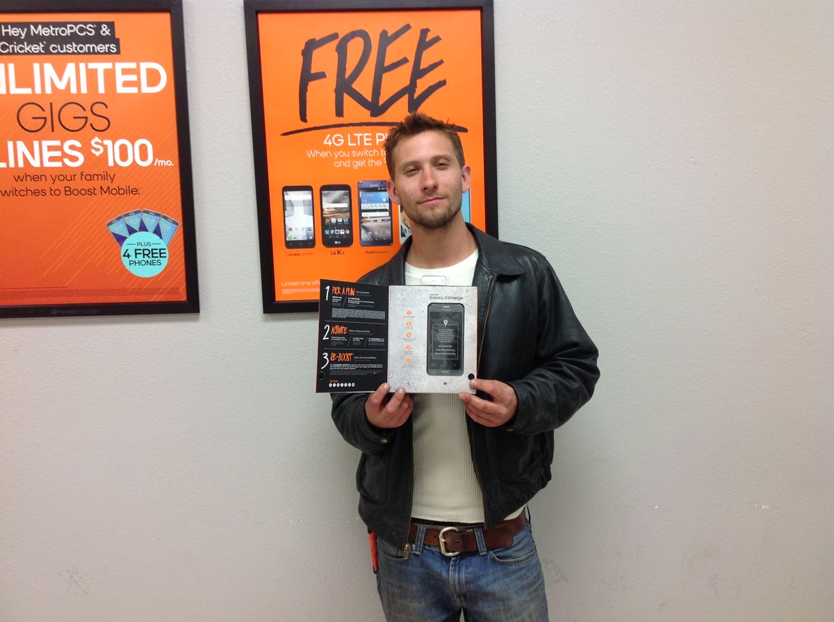Easywireless23's tweet photo. Great Dealz Happening At Boost Mobile, #SWITCH &amp; #SAVE WELCOME TO THE BOOST FAMILY, #BestFamilyPlanzEver @piper_mcmahon https://t.co/tu6hW0Kjyd