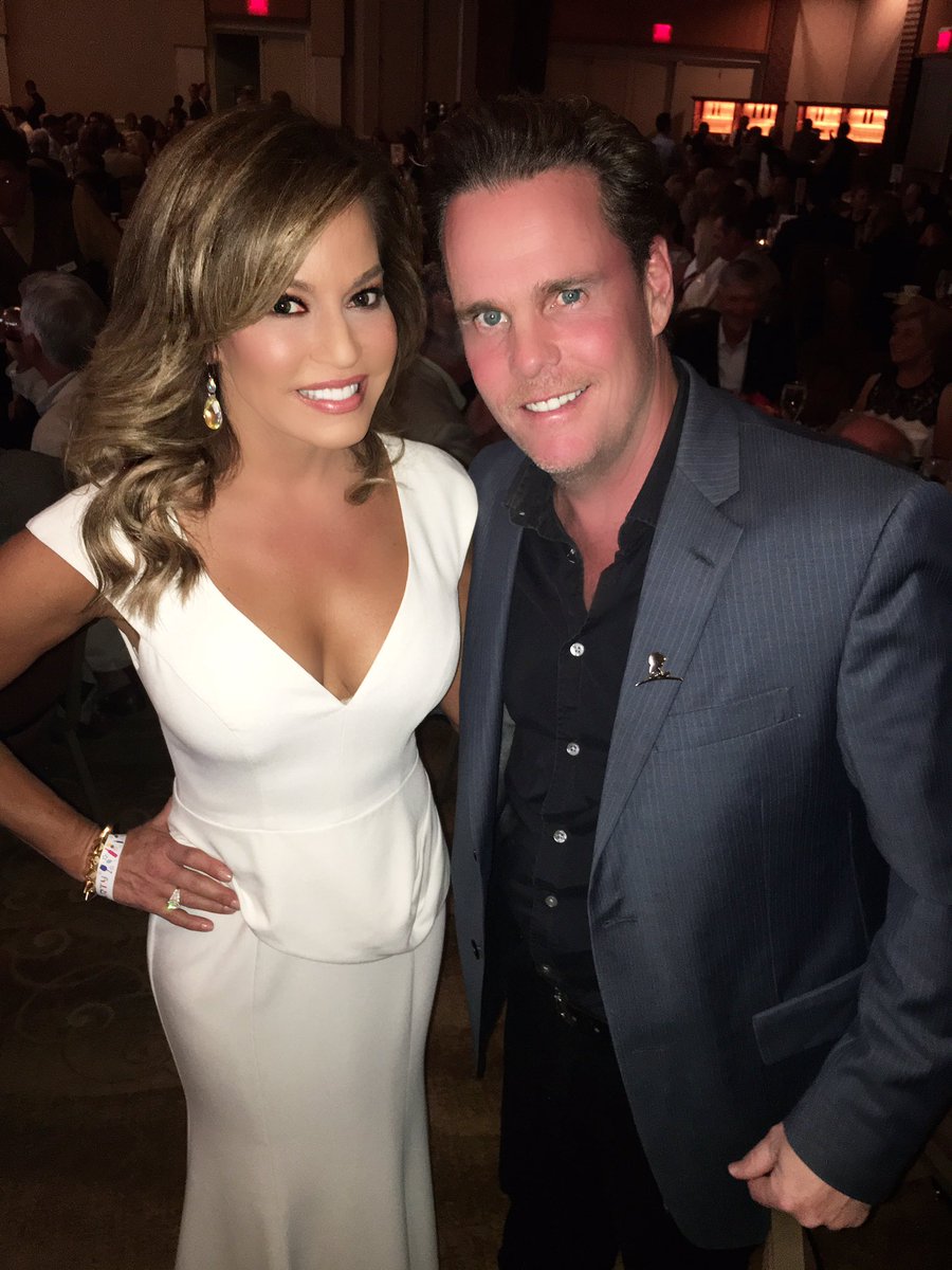 Robin Meade on Twitter: "Look who i found at #thewarburton : kevin dillon came out to support @StJude and our pal @paddywarbucks… "