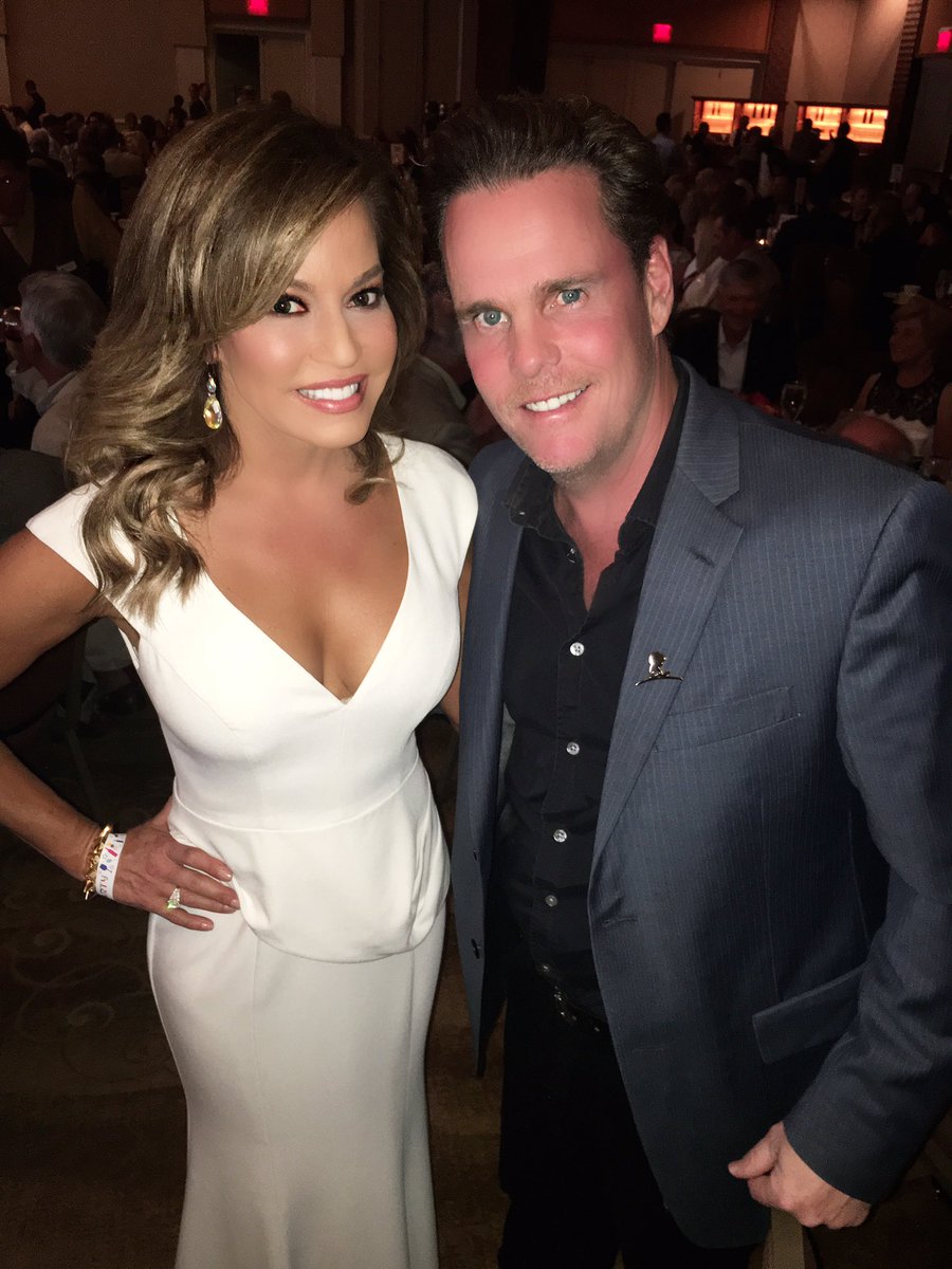 Robin Meade on Twitter: "Look who i found at #thewarburton : kevin dillon  came out to support @StJude and our pal @paddywarbucks… "