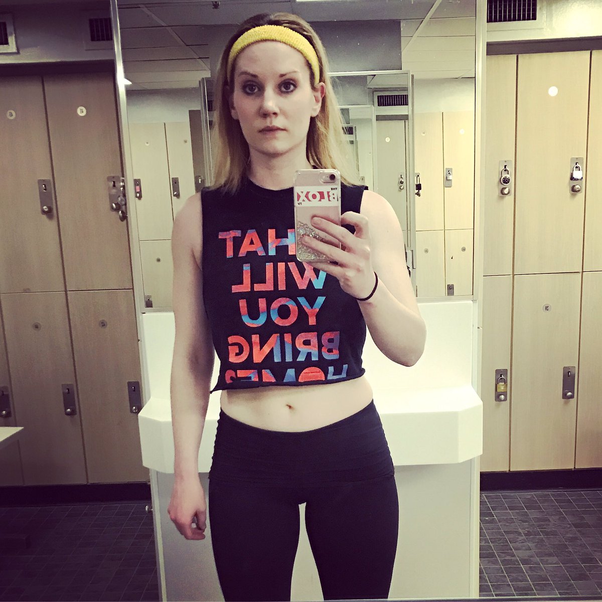 GillianBTodd's tweet photo. I see the light and it's shaped like a 🍾#lol #transformationtuesday #strongisthenewpretty #legsallday @NYSC #fitfam https://t.co/h5opUxeP1a