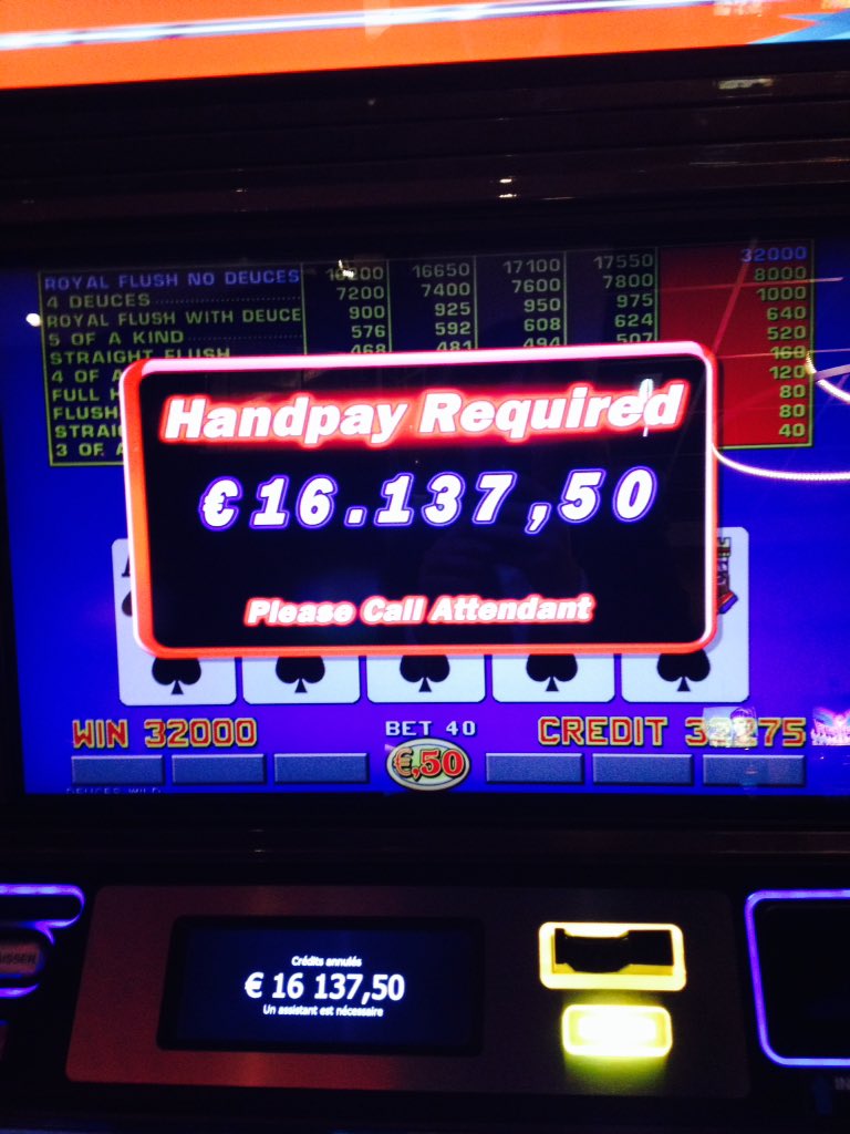 CasinoAnnecy's tweet photo. #casinoimperial #casinoannecy #jackpot #flushroyal un très beau gain ce soir au casino d'Annecy 16137,50 euros🍾 https://t.co/8Z7R7VqoG1