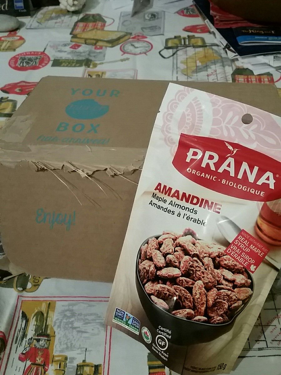 JanicePLee's tweet photo. lots of yummy snacks but I find these @prAna #maplealmonds highly appropriate w/ it being March &amp; #sugarbush season final #MUNCHBETTERFAVE https://t.co/tRLeZaJ6Hr