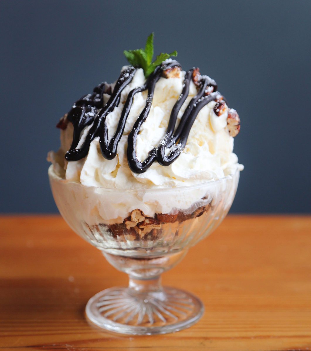 SunsetBrewCo's tweet image. Heatwaves call for ice cream sundaes. 🍦🍫 Build your own and choose from a selection of our homemade ice creams and various toppings.