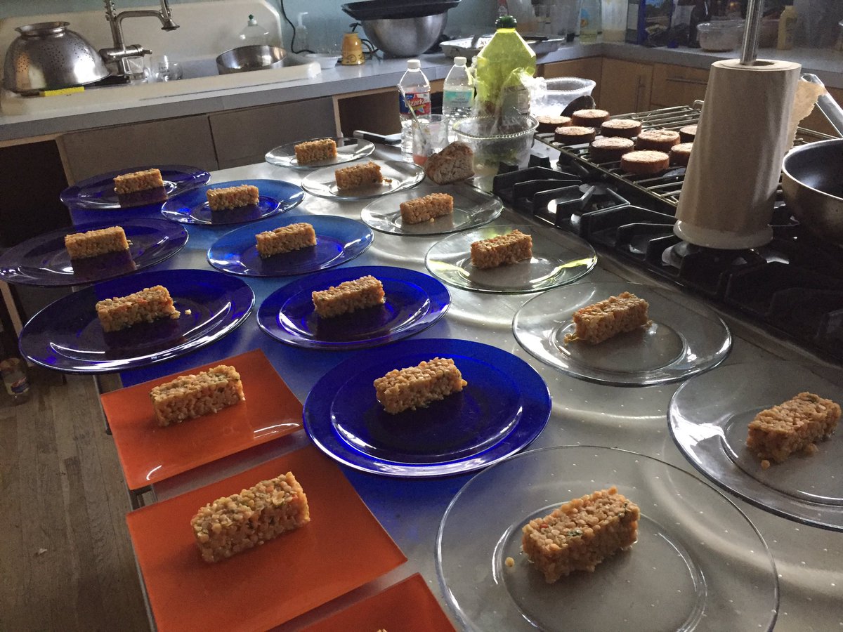 BusBenCo's tweet photo. Smells good in the @FrenchTechHouse tonight ! #frenchcooking #FrenchTech @AngersTech @lizwileyATX @klarapeyre @AdrienCabo @AustinAngersCre https://t.co/P5APi3PIKb
