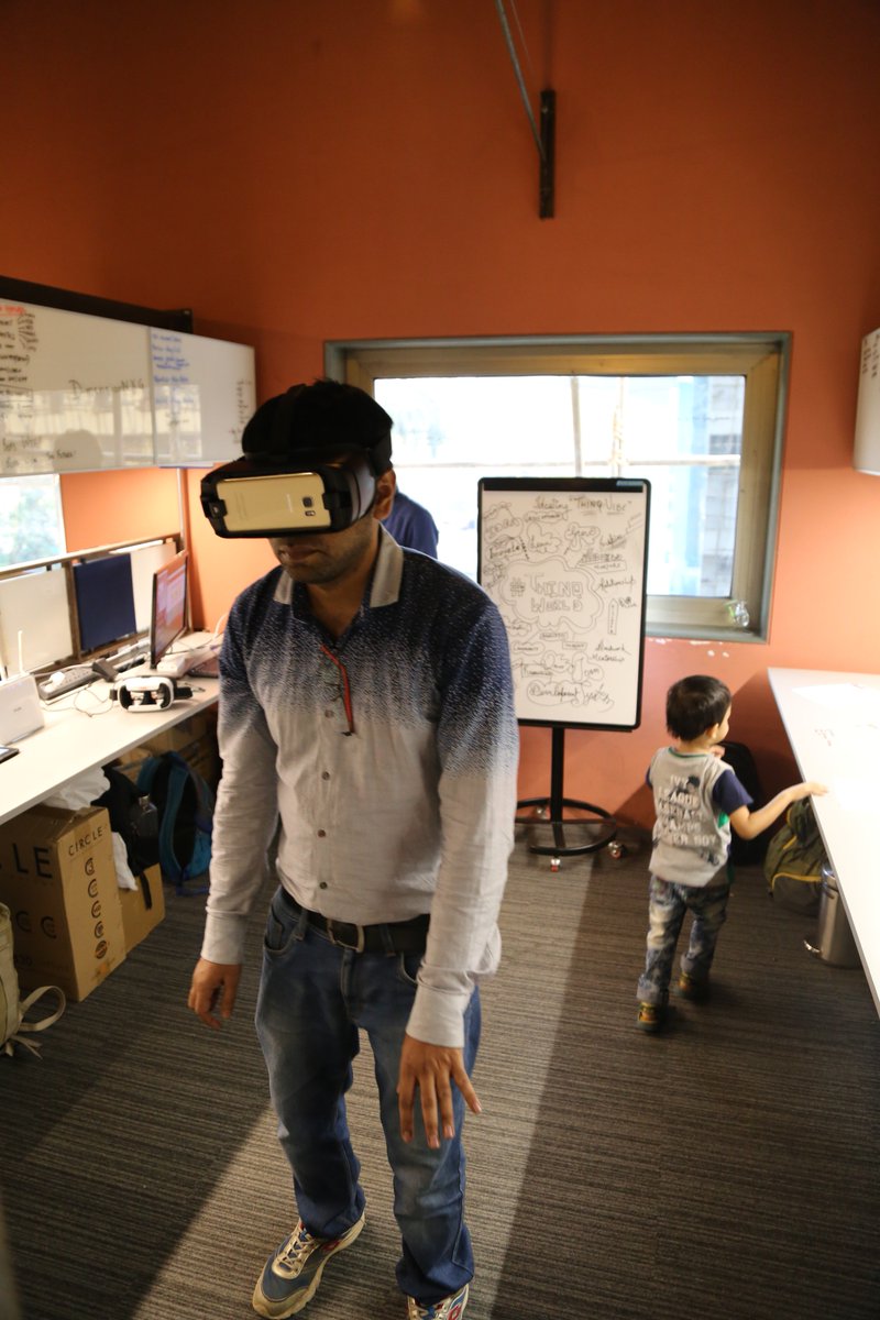 vrmo_io's tweet photo. Closed Beta Launch with @vamrr_official at @thinkQb8.
#VirtualReality #futureofwork #VRMO #launchbook #readytogo https://t.co/aE2qL0PvPH