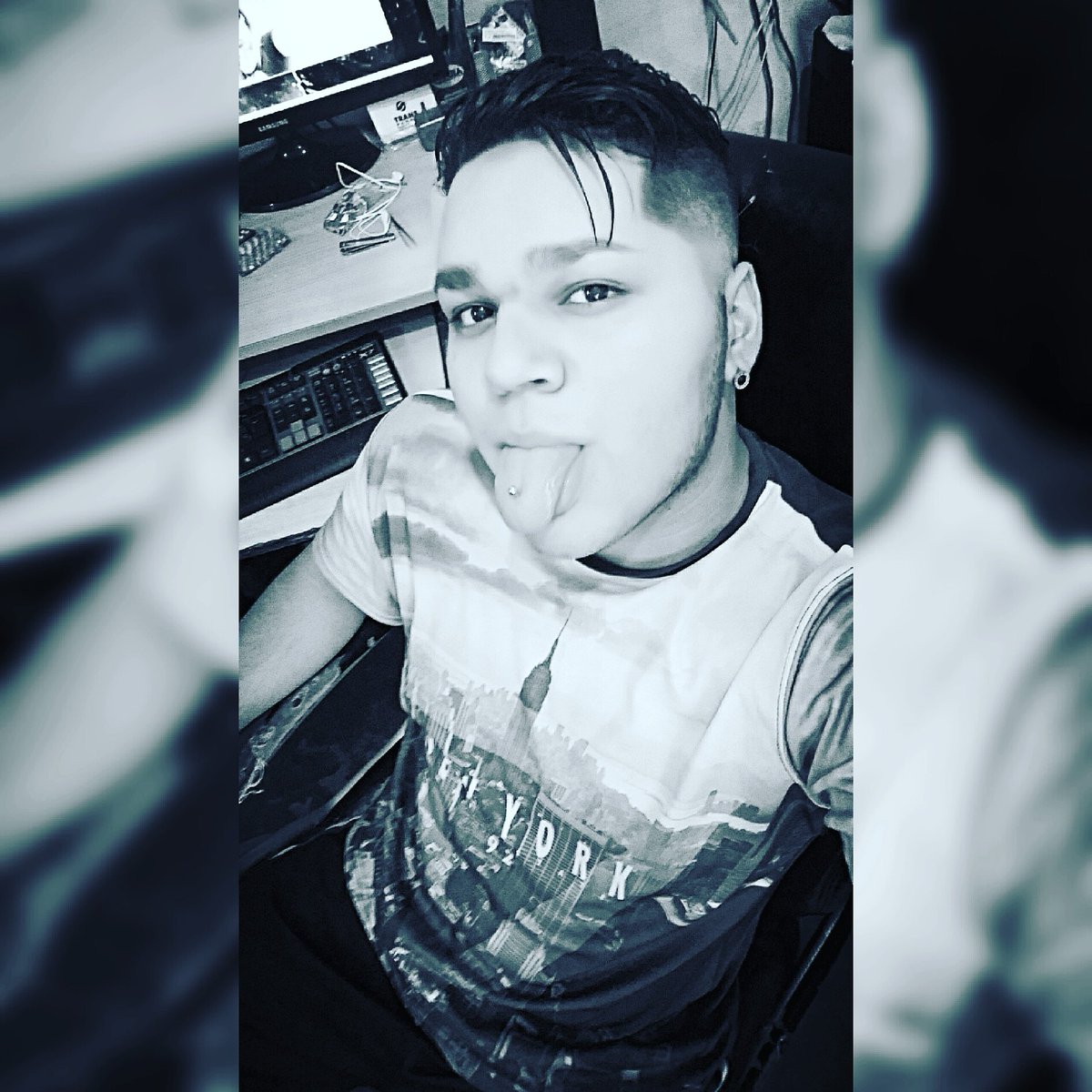 AlanYoel10's tweet photo. Quitate la ropa lentamente hoy quiero amanecer Contigoooo 🎶
#KING👑 #KingOfKings ♡ https://t.co/JCUYoA9bwf