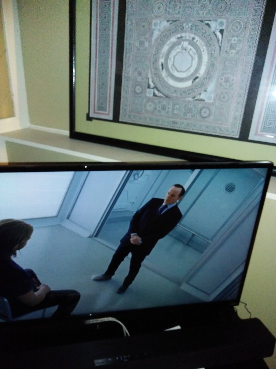 teamcapmarvelfa's tweet photo. @Marvel @clarkgregg #AgentsofSHIELD Thor doesn't seem so mighty in this scene😉 #bringbackClark https://t.co/Iae51qwysz