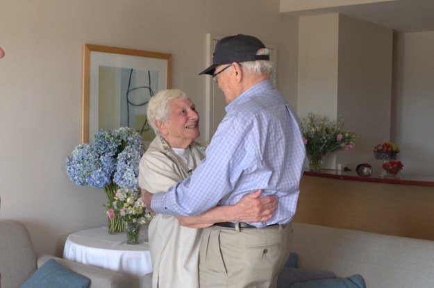IntercapLend's tweet image. This WWII Veteran's Reunion With His Wartime Sweetheart Will Make You Feel All The Things - bzfd.it/2niPh3E