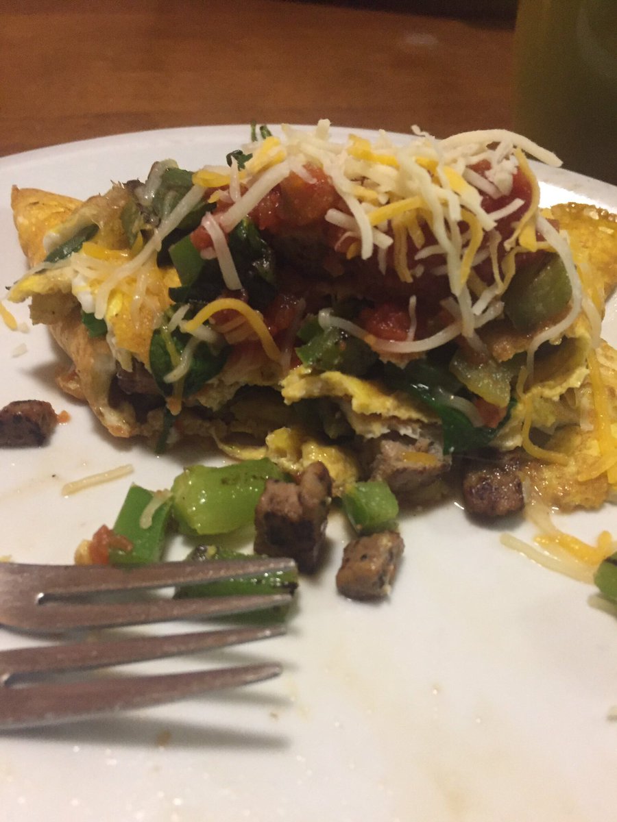 BethaKneeKni's tweet photo. I've become a breakfast for dinner professional chef. #Adulting https://t.co/e03Zn9kliQ