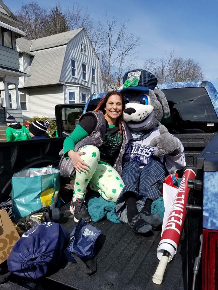 WorcesterRD's tweet photo. #starrdechaos repping that #worcesterlove ☘️💚 #worcesterrollerderby #worcesterma #derbygirl #getyourskateon #stpatricksday #worcester https://t.co/l1FCOfgq6p