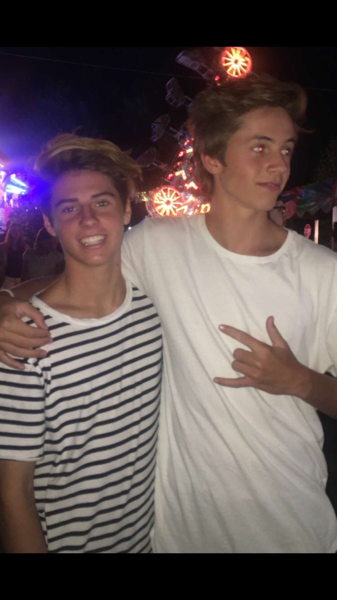 chansonvawdrey_'s tweet photo. Happy birthday Sam❤ love you @samdurrant_35 https://t.co/UjgQ0mZxTE