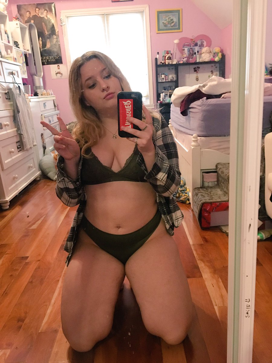 Jaclynnonator tweet picture