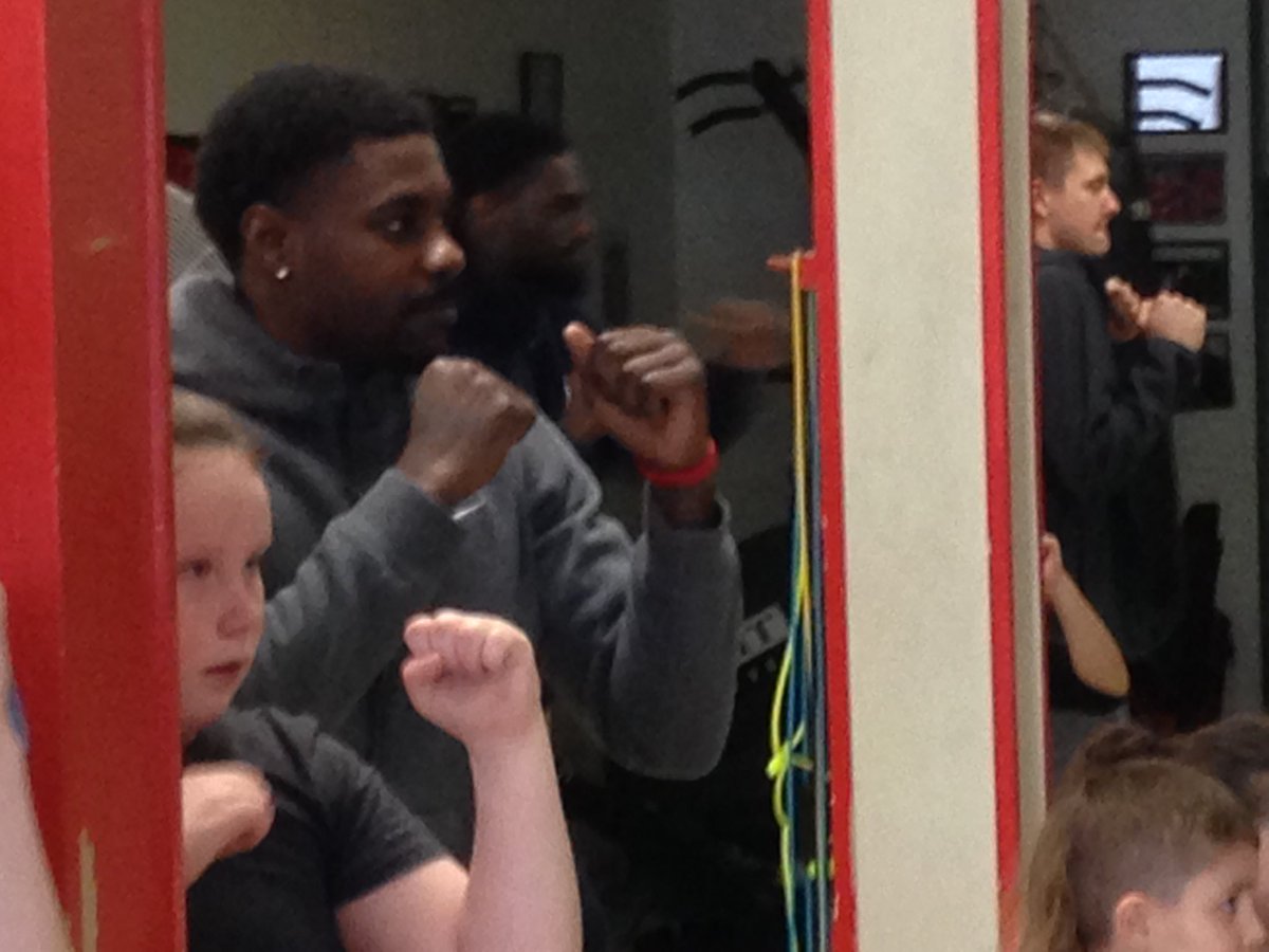 Tonight at 11pm: Members of Border City Boxing and <a href="/WindsorExpress/">Windsor Express</a> go head to head. <a href="/CTVWindsor/">CTV Windsor</a> #boxing #basketball #bball
