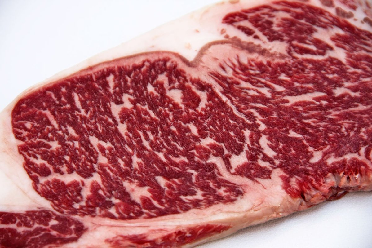 MarbleRanch's tweet photo. Wagyu beef has a rich taste, smooth marbling that gives the meat a soft texture, and unique sweet aroma reminiscent of peaches and coconuts. https://t.co/HUeecerLu5
