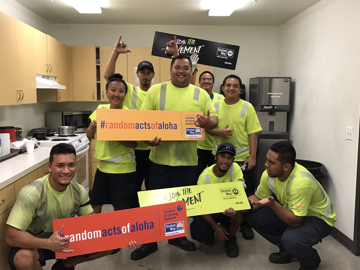 alohaunitedway's tweet photo. Today's weather was perfect to surprise Aloha Air Cargo with a Random Act of Aloha. #JoinTheMovement #AlohaUnitedWay #RandomActsOfAloha https://t.co/dvSMY4a9pD