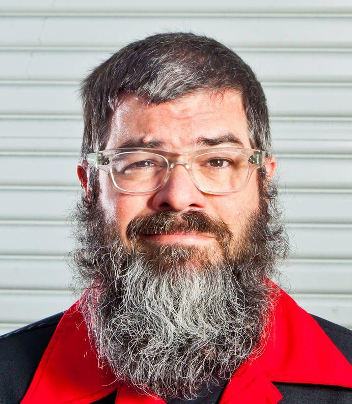 nextminpodcast's tweet image. Ep.21 Leading without Power! @markosbeard from the @YouthCartel talks #youthmin, murderous cars, and his new book! 
buff.ly/2nlAeu7