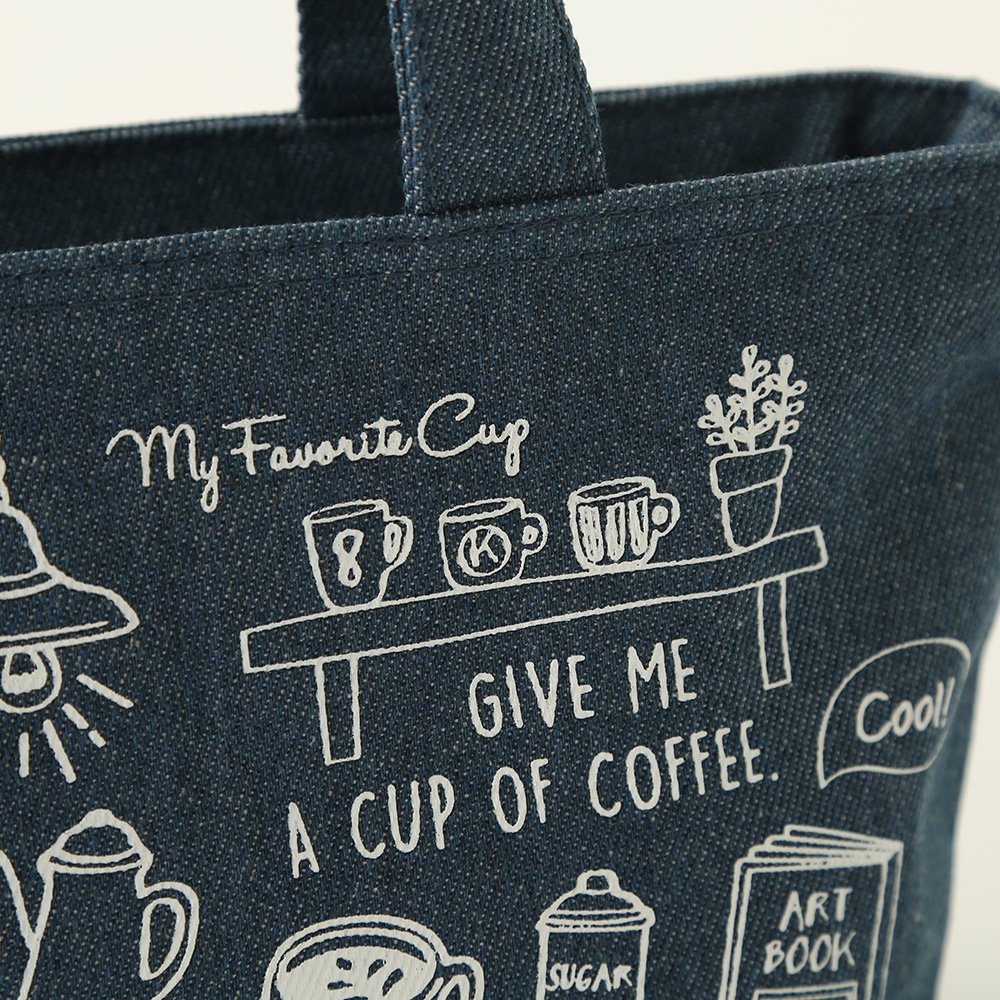 3coinsスリーコインズ 公式 Sur Twitter New ランチトートバッグ ボトルカバー 各 300 税 手書き風イラストが オシャレ 男女問わず使っていただけるデザインもポイントです ピクニックやお花見 通勤通学にもぜひ 3coins