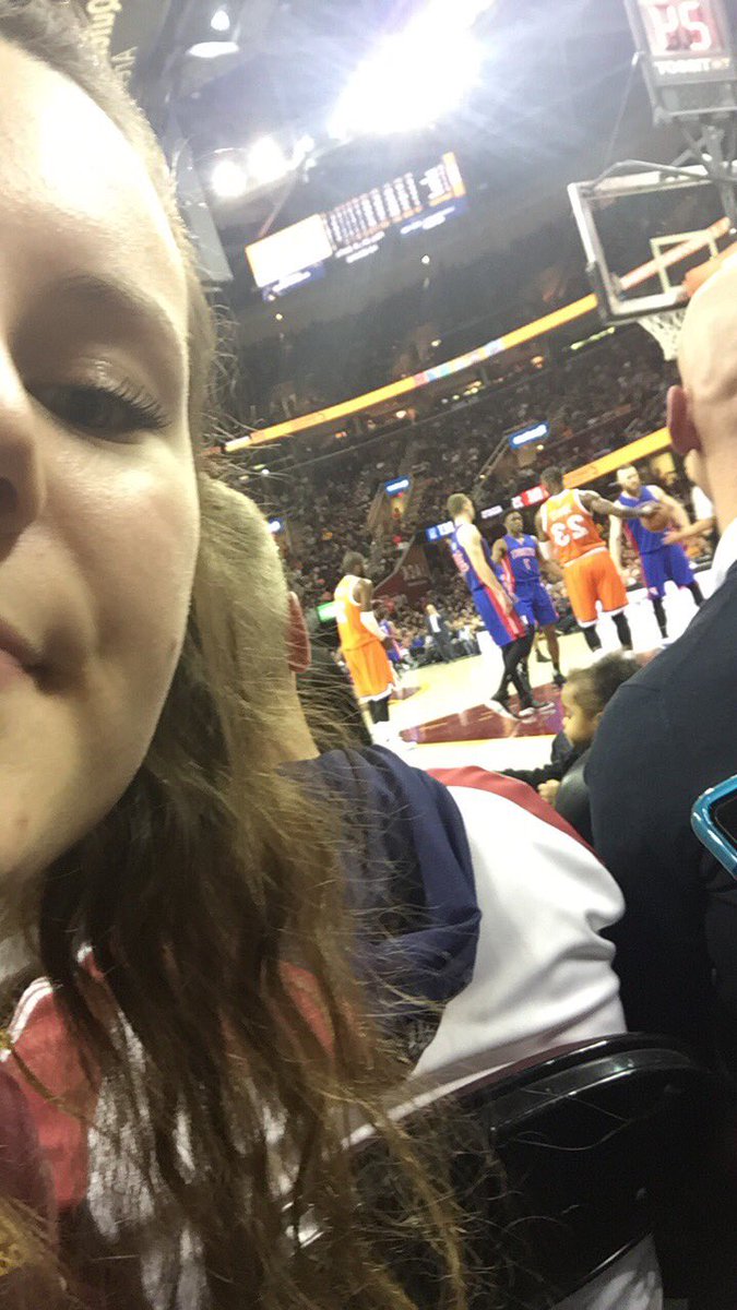 alexa_218's tweet photo. Selfies with my faves part 2 😍😍 @KyrieIrving @TheRealJRSmith @KingJames https://t.co/I581Mjm74u