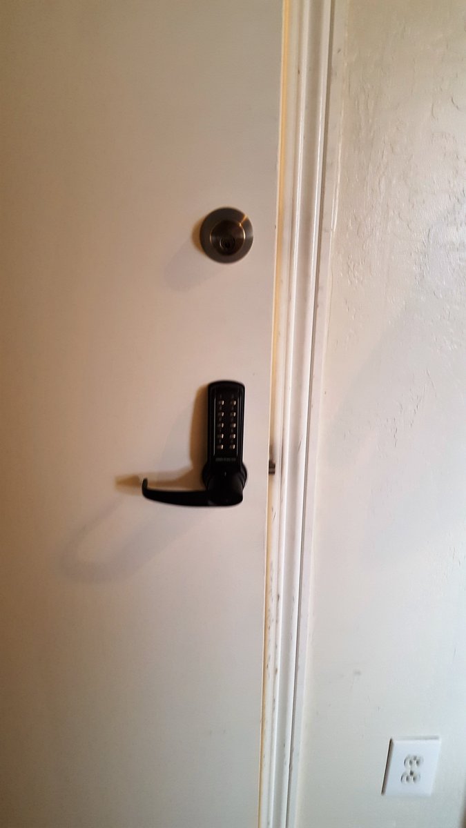 DSLocksmith's tweet image. (818)584-4854 #locksmithLA 
keypad high quality lock system lach lock combinetion
#woodlandhills #LAlocksmith #encino #SFVlocksmith #Ventura
