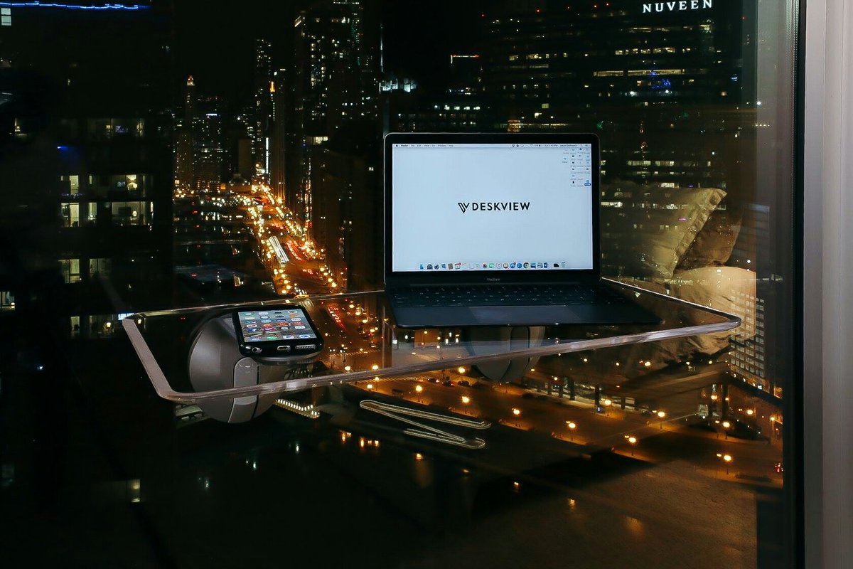 DeskView tweet media