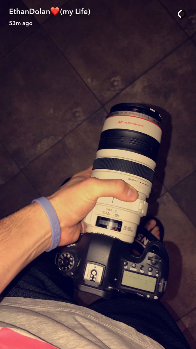 wasgoodolan's tweet photo. @EthanDolan 😜🤗 I think we know what youu were implying... yep more proof he's left-handed😂 #dolantwins 
P.s. Sorry for the user 
-g https://t.co/qxQORbyjvQ