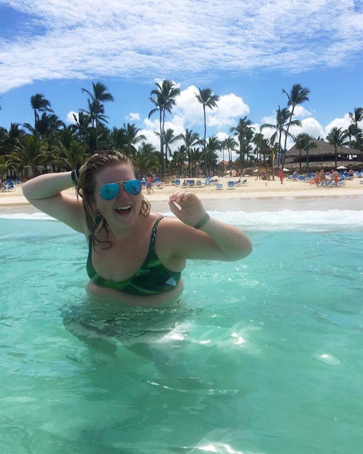 uvmTriDelta's tweet photo. We're loving the sun, sand, and time spent away from Bailey Howe Library! https://t.co/JHDcDS2Szr
