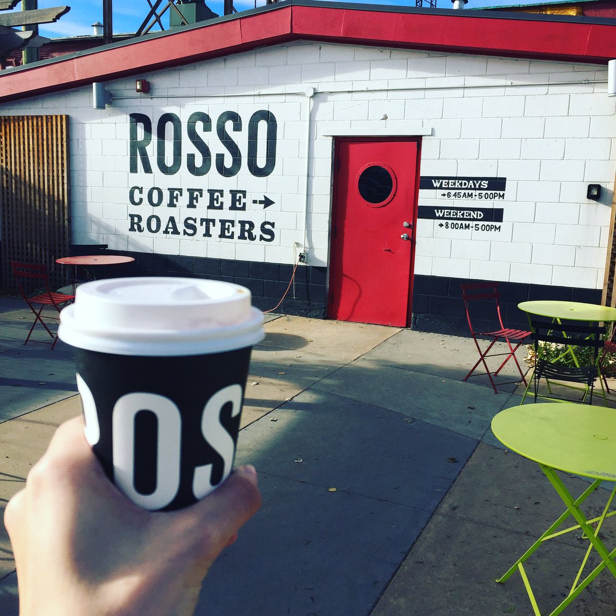 Congrats to <a href="/GiftyLink/">Gifty</a> for winning #bestpitch at #DemoDayYYC! Cheers to more thoughtful gifts from friends (&amp; <a href="/RossoCoffeeCo/">Rosso Coffee Roasters</a> lattes) ☕️