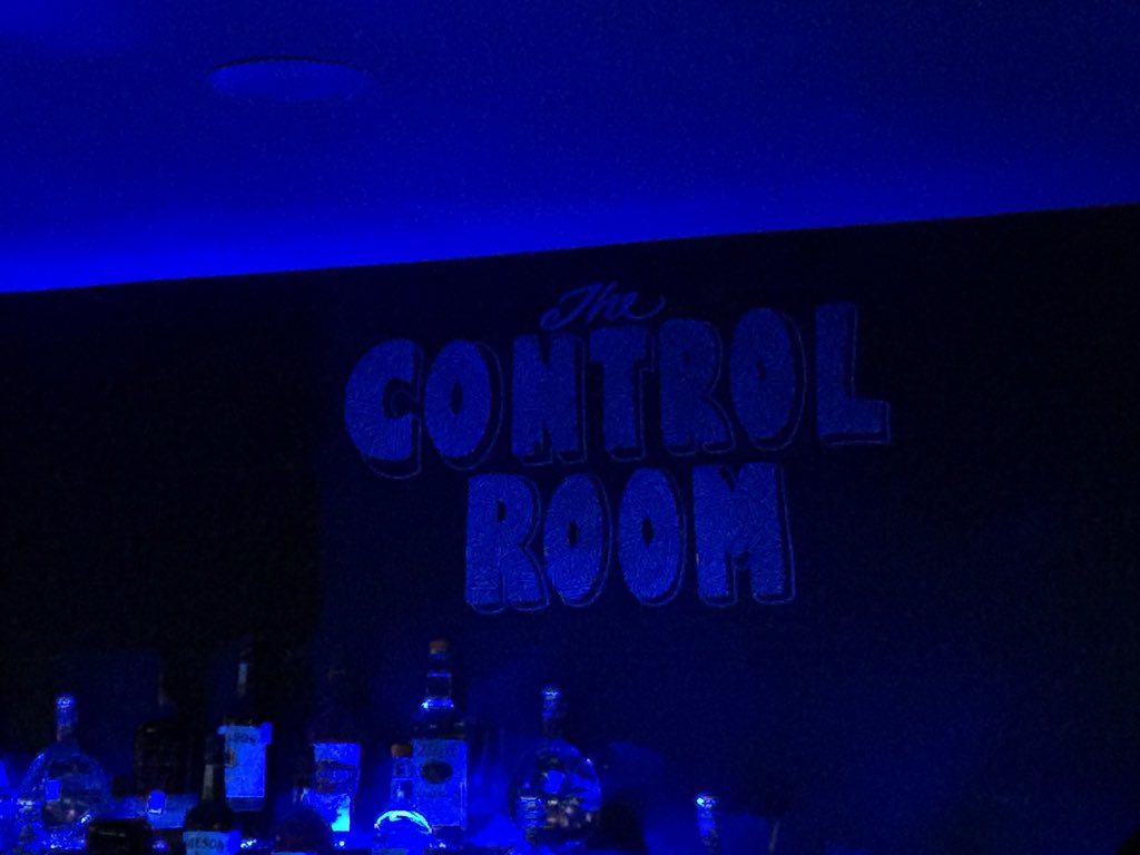 kymber_lim's tweet photo. Checking out the bands at #sxsw #theoctopusproject #memorymirror #Austin wild mix of rock and psychedelic! https://t.co/wQNOrw0AoZ
