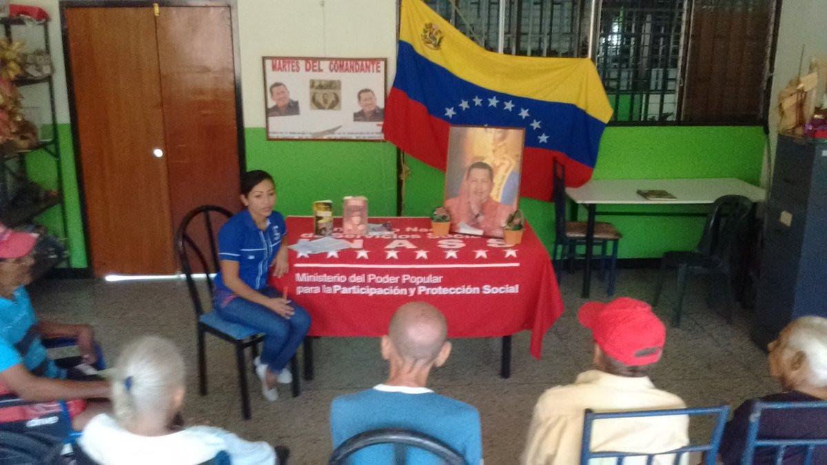 amilcarciber's tweet photo. @salainass @magallyvina #AreaDeProgramasSociales En #MartesDelComandante Nstros👴👵Conocieron Al #MovimientoRevolucionario200 ↩️ #MVR200 ⬅️⬅️ https://t.co/96LlvrHpFP