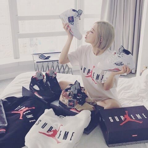 nikefun27's tweet photo. supreme × jordanのパーカー最高💛
NIKE好きな人はフォローしてね

#ほしい人RT
#NIKE好きな人はRT    #nike https://t.co/it0g61eqBZ