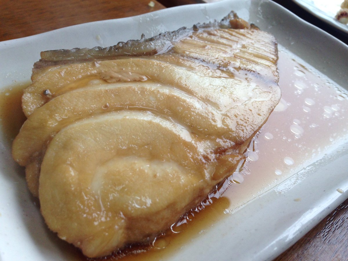 リュウジ 料理のおにいさんバズレシピ בטוויטר やっと骨酒にありつけました 75度ほどの温度でフグの骨の出汁を抽出した熱燗は寒い日にうってつけ 鮮度の良い刺身とアブラボウズの煮付けが絶品です