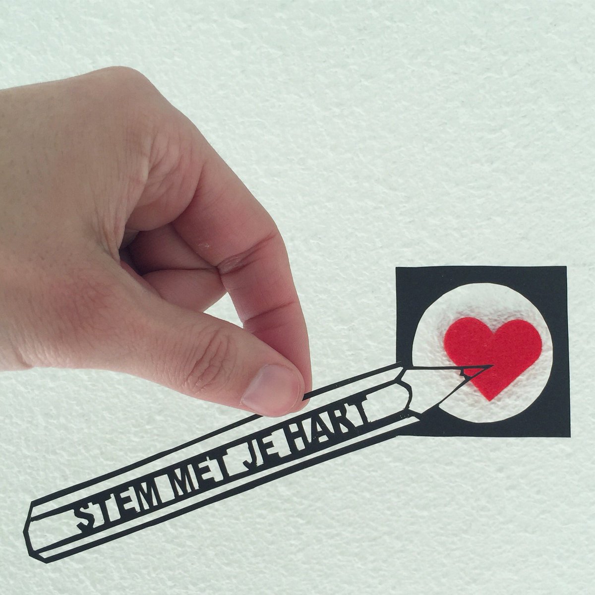 Verkiezingsdag! Election Day 2017! Stem met je hart! #verkiezingen #tk17 #volgjehart #stemmen #jouwstem #ikstem #15maart #papercut